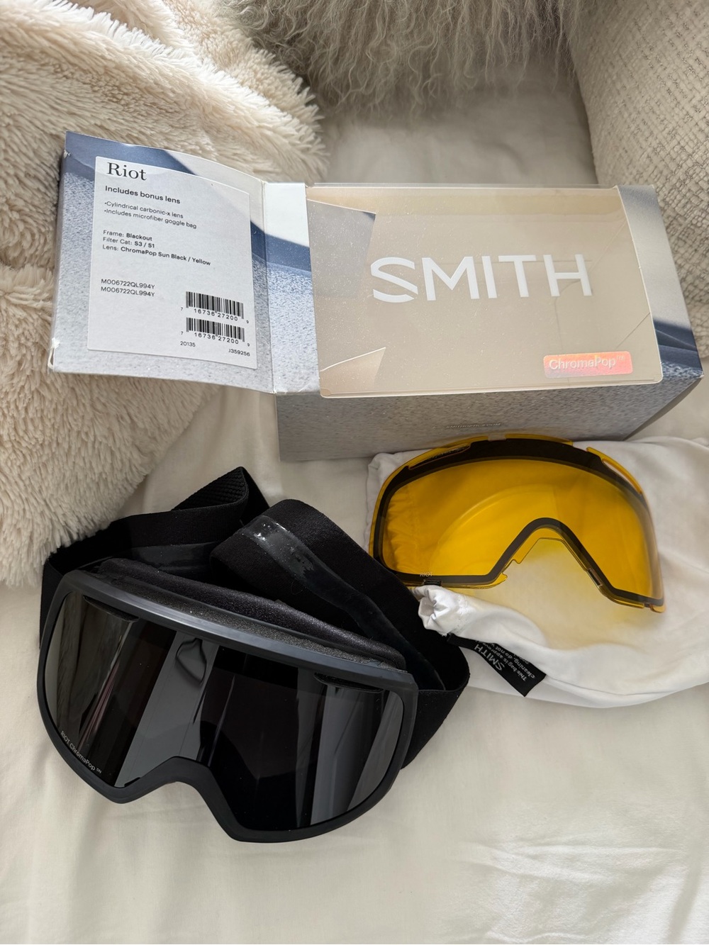 Smith Riot Snow Goggles with ChromaPop Black and Yellow Lens
